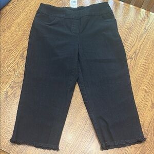 Alfred Dunner Black Ankle Cropped Jeans